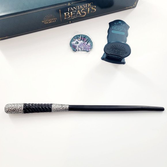 Fantastic Beasts Mystery Wand Magical Creatures Leta Lestrange with Chupacabra - Picture 2 of 12